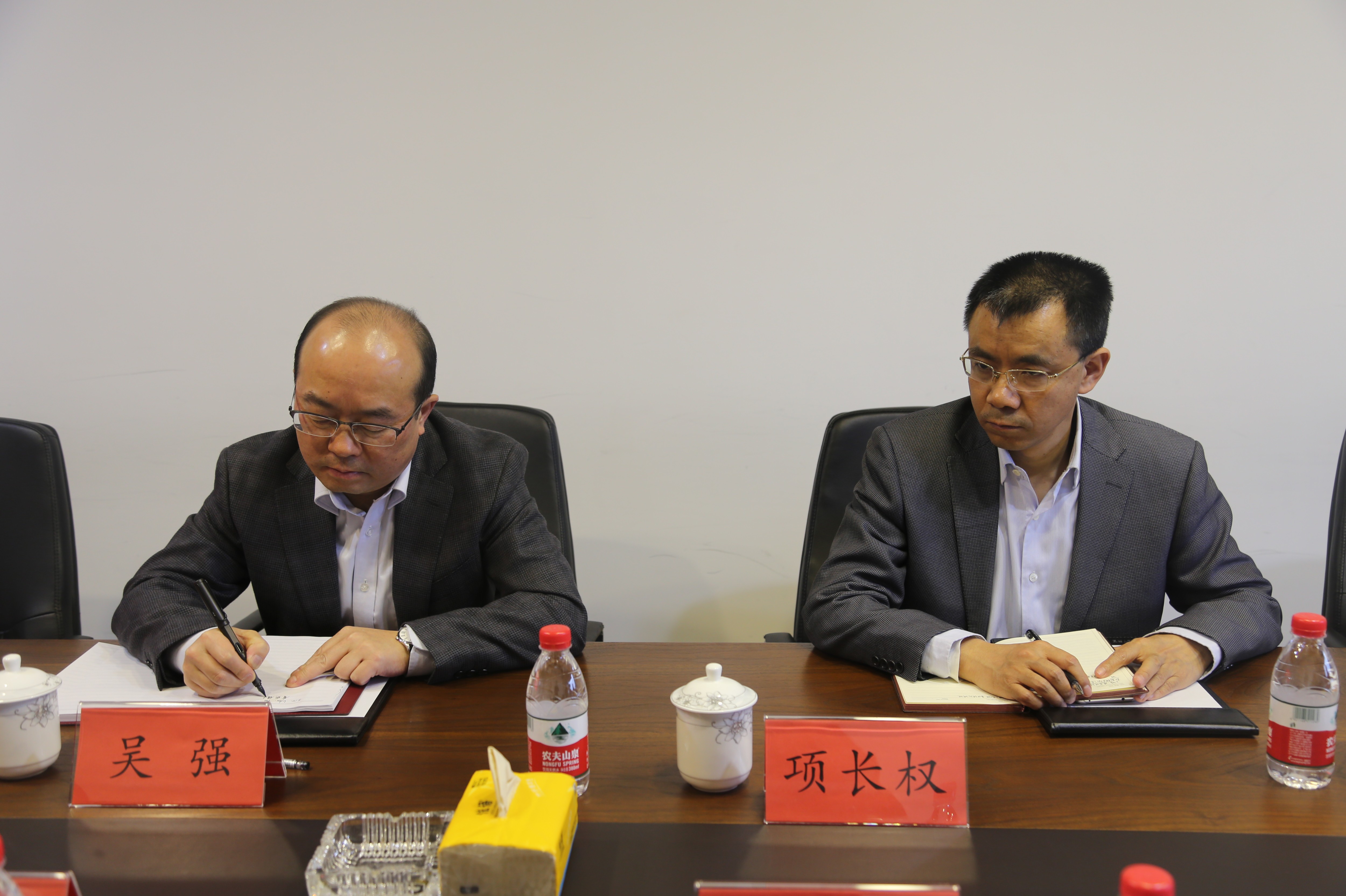 吴强副省长到省供销社调研供销工作